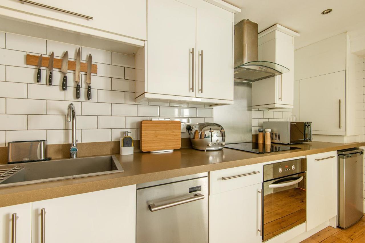 -Newly Refurbished- Stylish Apartment 5 Minutes From Station W Garden Hove Exterior foto